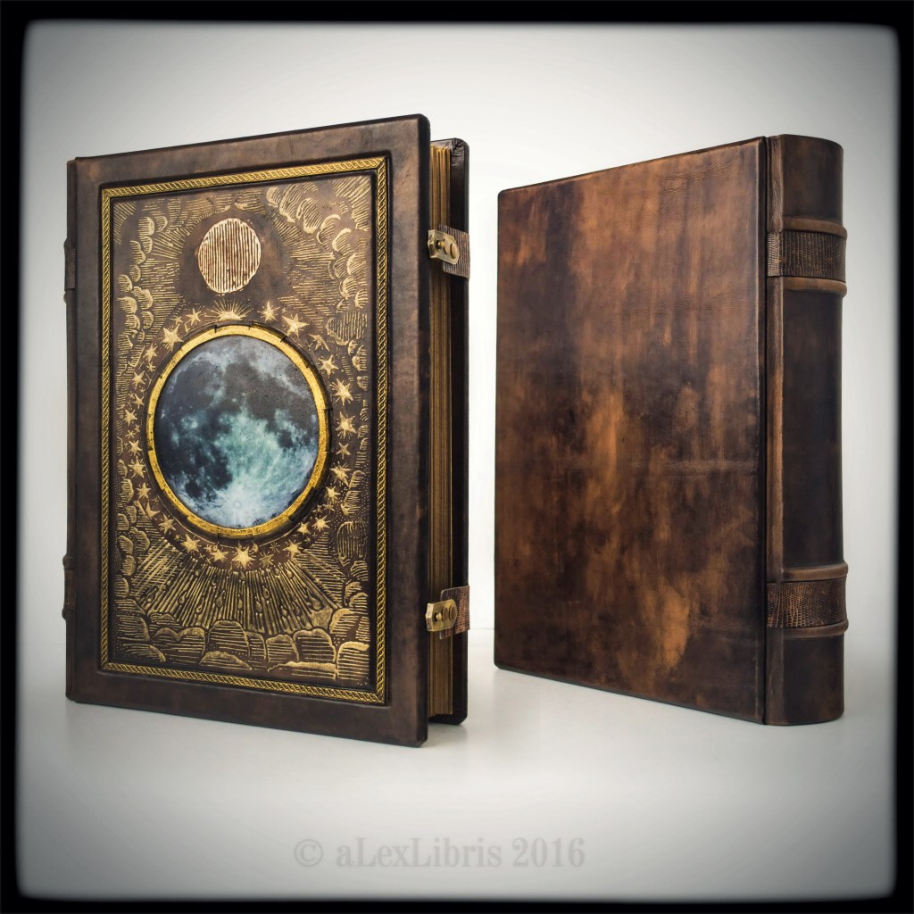 Full Moon Leather Journal: Embracing Lunar&nbsp;Whispers