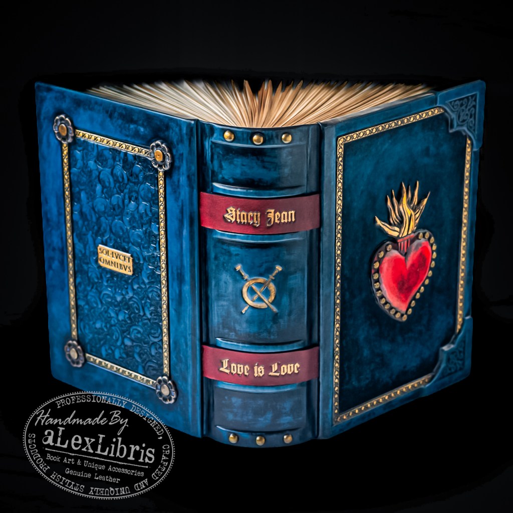 Sacred Heart: A Journal of Devotion and&nbsp;Reflection